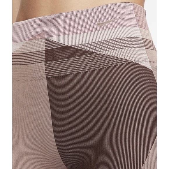 Nike Women’s Sculpt Icon Clash Seamless 7/8 Training Tight leggings - Picture 3 of 12